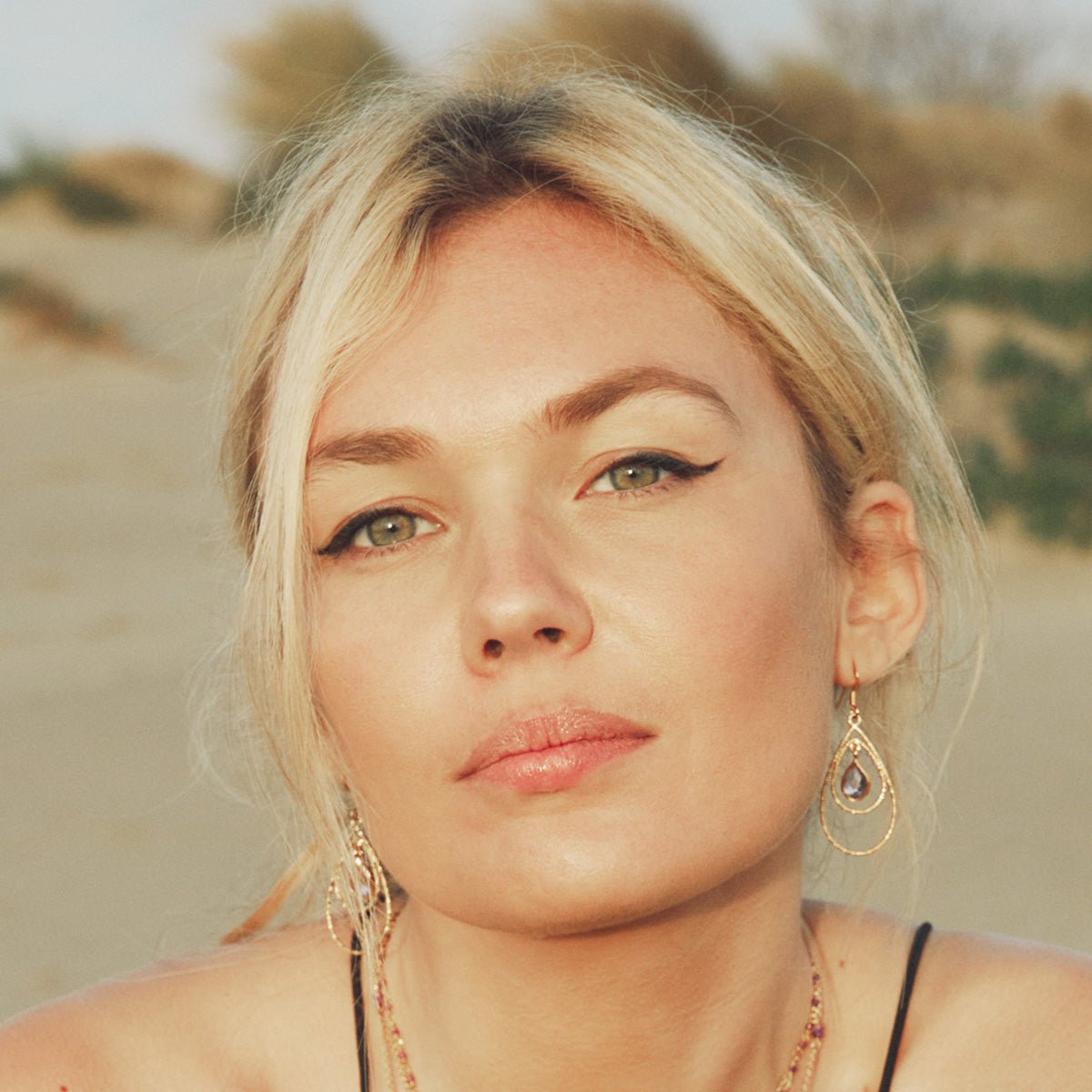 Boucles d'oreilles dorées pierre de lune blanche - selma blanc, CAROLINE NAJMAN