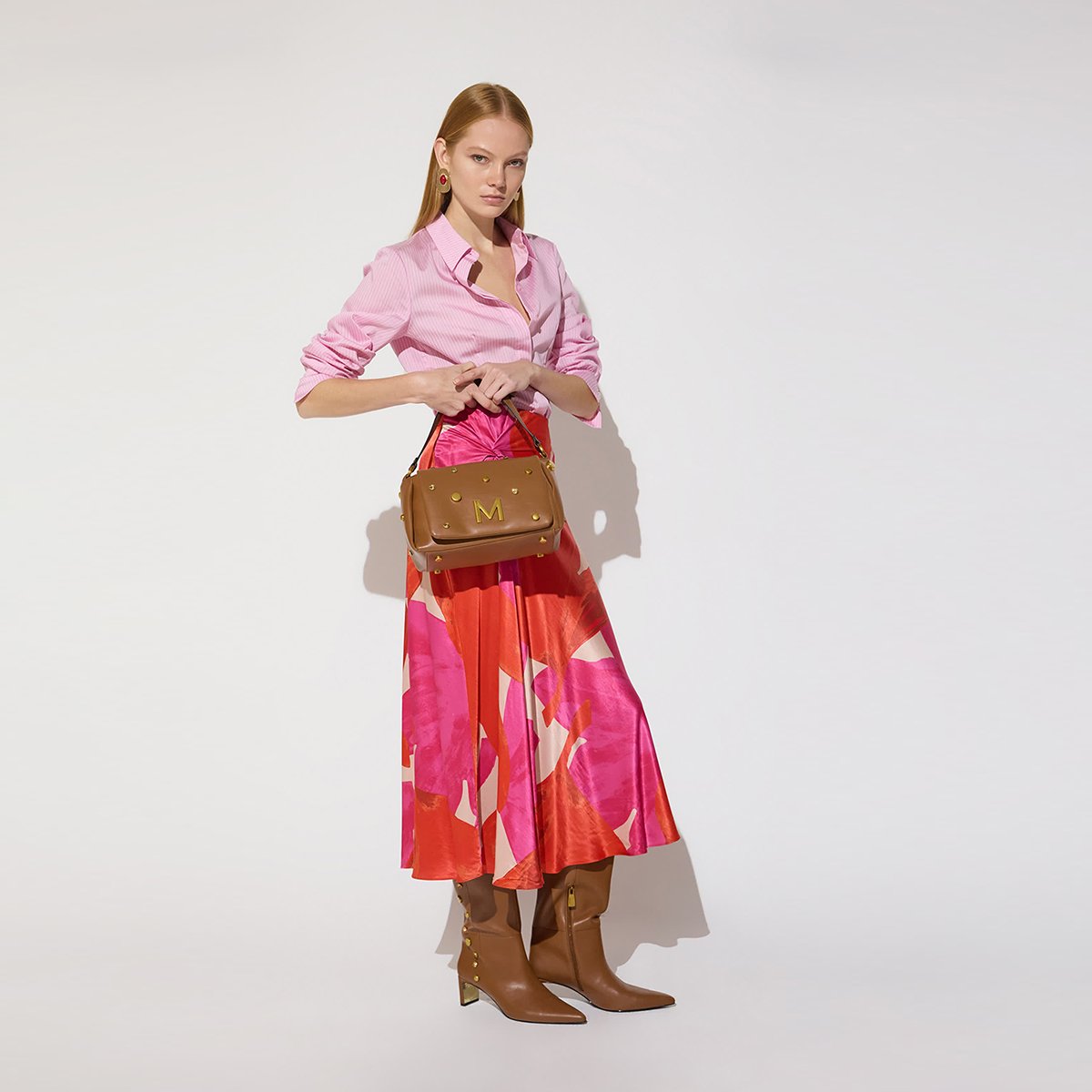 Jupe midi en satin imprimé floral à nœud fuschia, LOLA CASADEMUNT