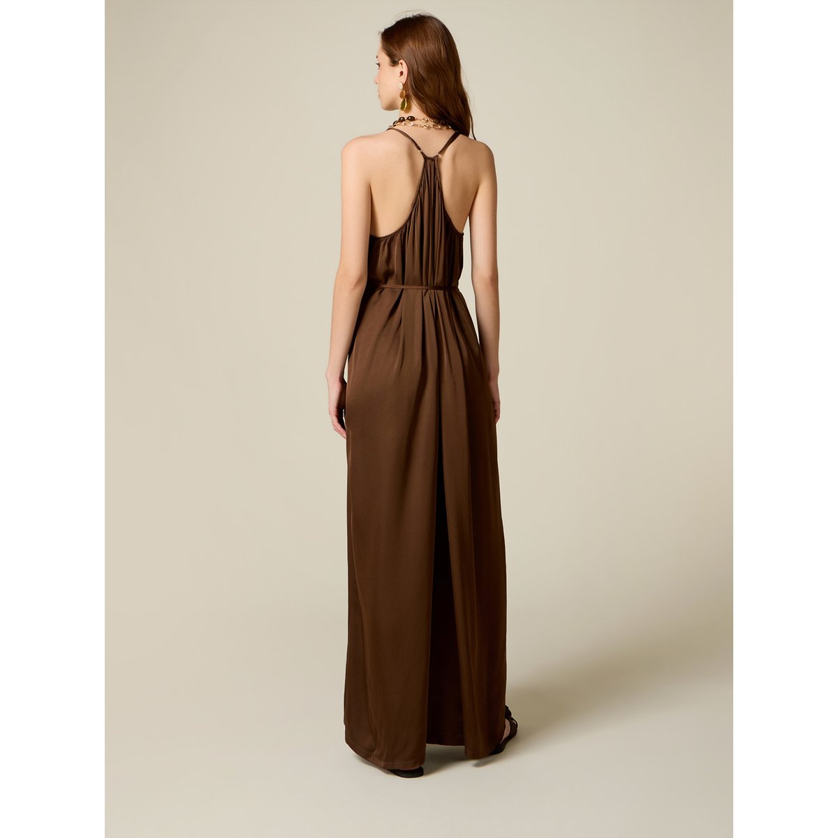 Combinaison longue marron, OLTRE