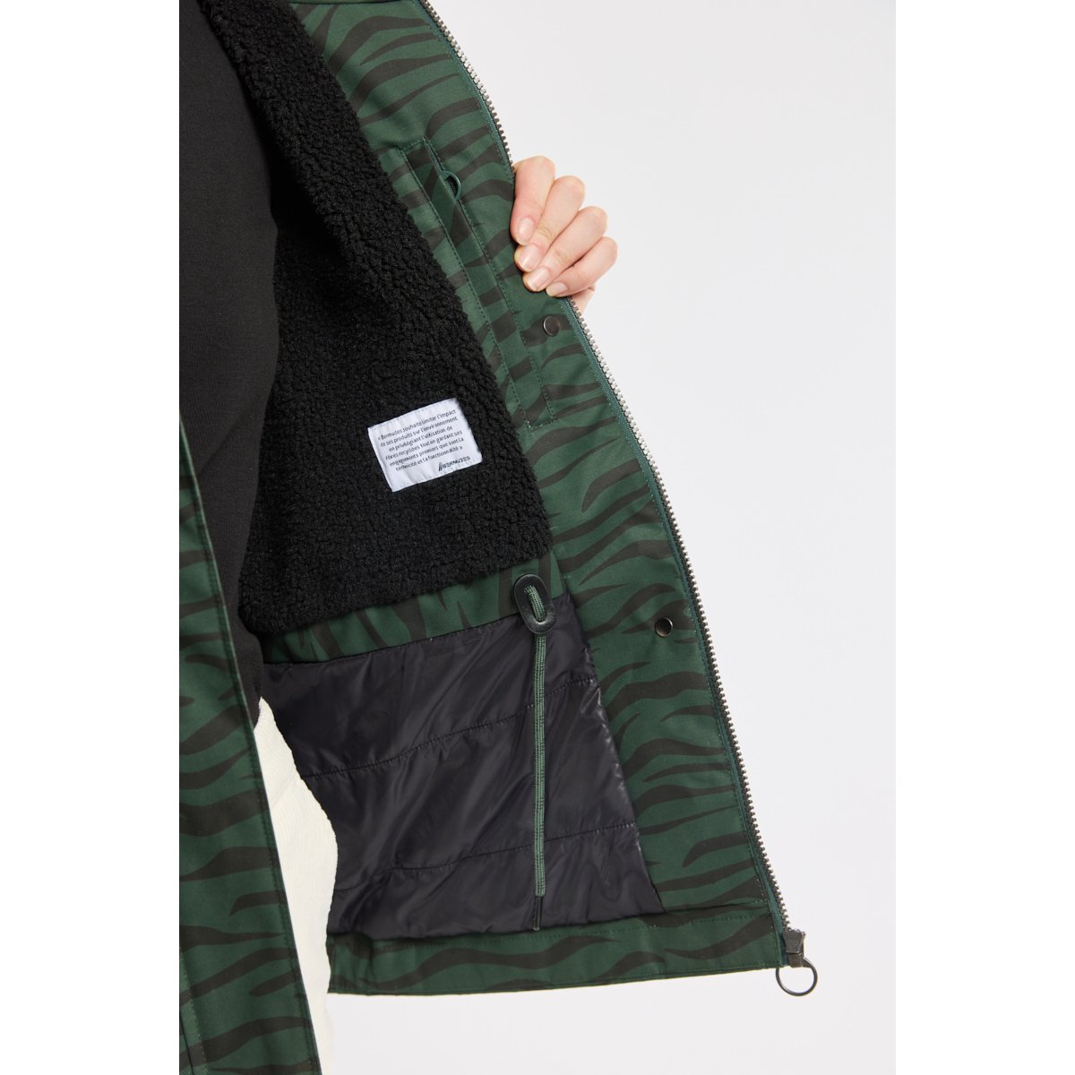 Parka courte en polyester recyclé BAGAD imprime vert foret, BERMUDES