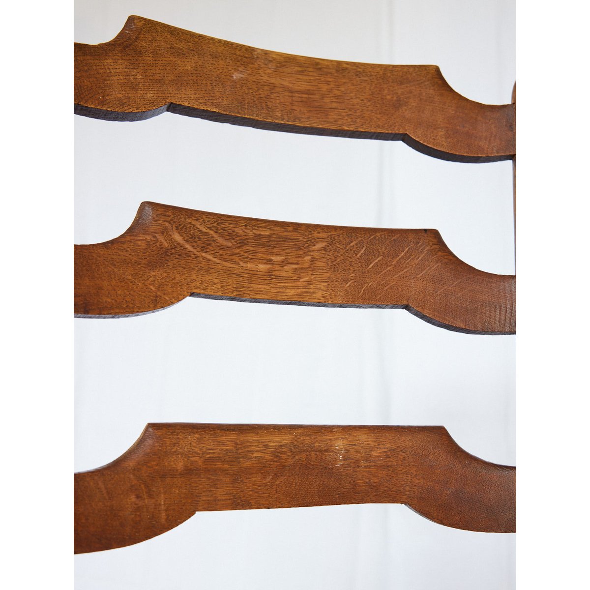 Lot de 4 chaises en paille Claude N°1436 - Bon état bois foncé, DEBONGOUT