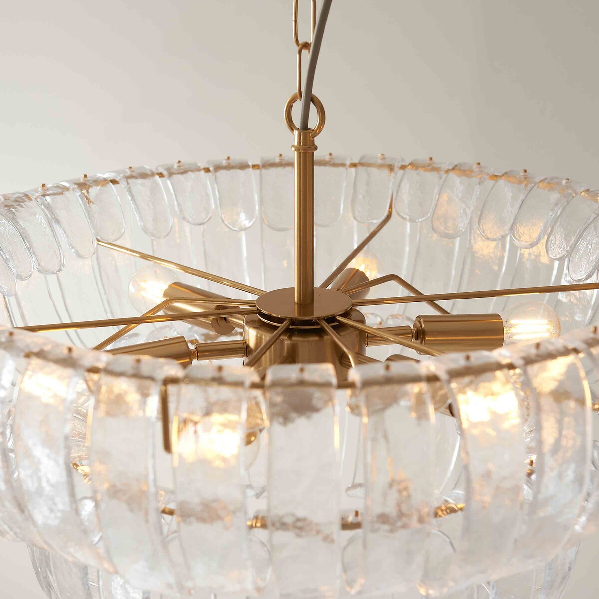 Marnie 6-Light Tiered Textured Glass Pendant Light brass, ÉDITÉ