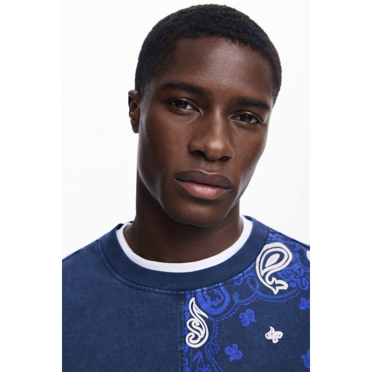 T-shirt soleil avec patchs bleu, DESIGUAL