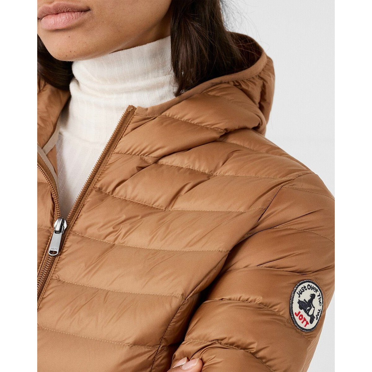 Cloe Padded Jacket with High-Shine Finish chestnut, JOTT