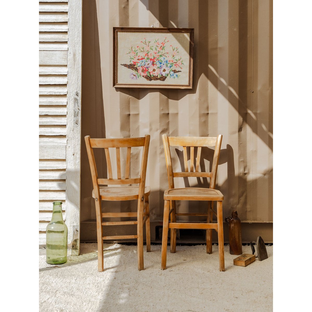 Lot de 4 chaises en bois Claude N°1256 - Bon état bois clair, DEBONGOUT