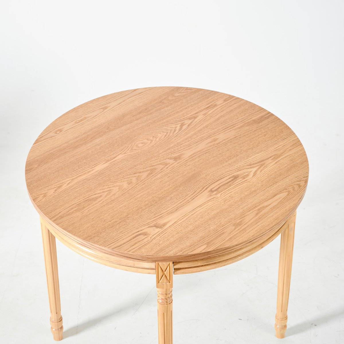 Table à manger 4 personnes en bois, ronde, KAJANI bois naturel, NORDLYS