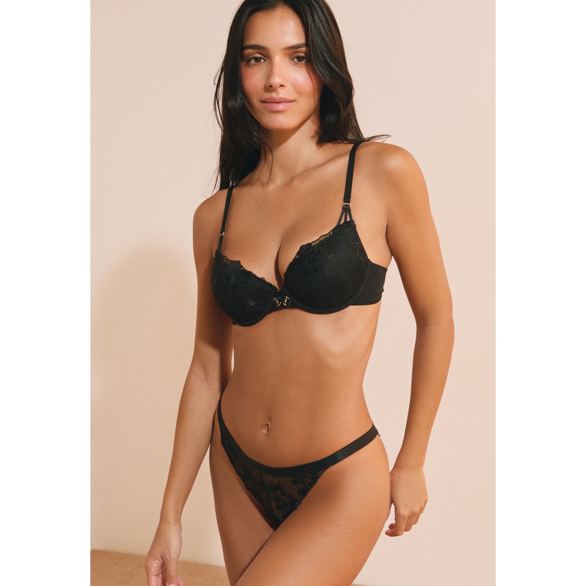 Soutien-gorge N.4 - Le coques fines en broderie florale MIRA noir, ETAM