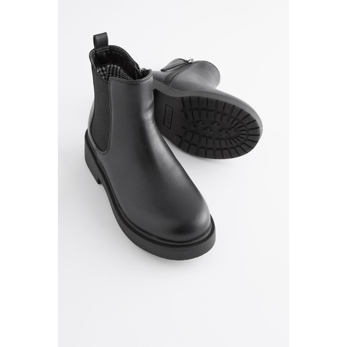 Grosses bottines chelsea coupe classique noir mat, NEXT