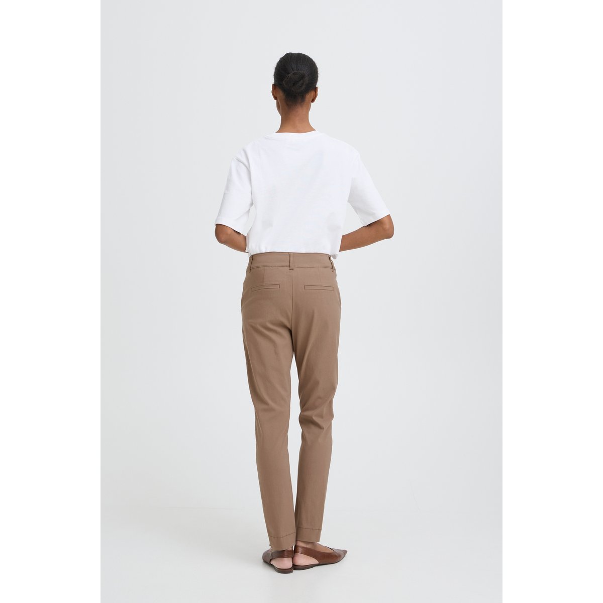 Chino coupe droite beige walnut, B.YOUNG