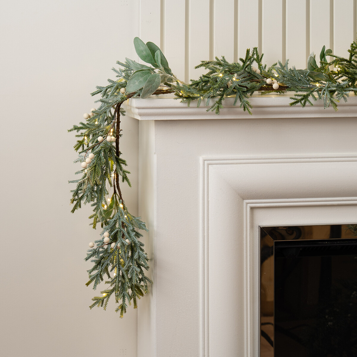 150cm Pre-lit Frosted Garland with Lambs Ear white, SO'HOME