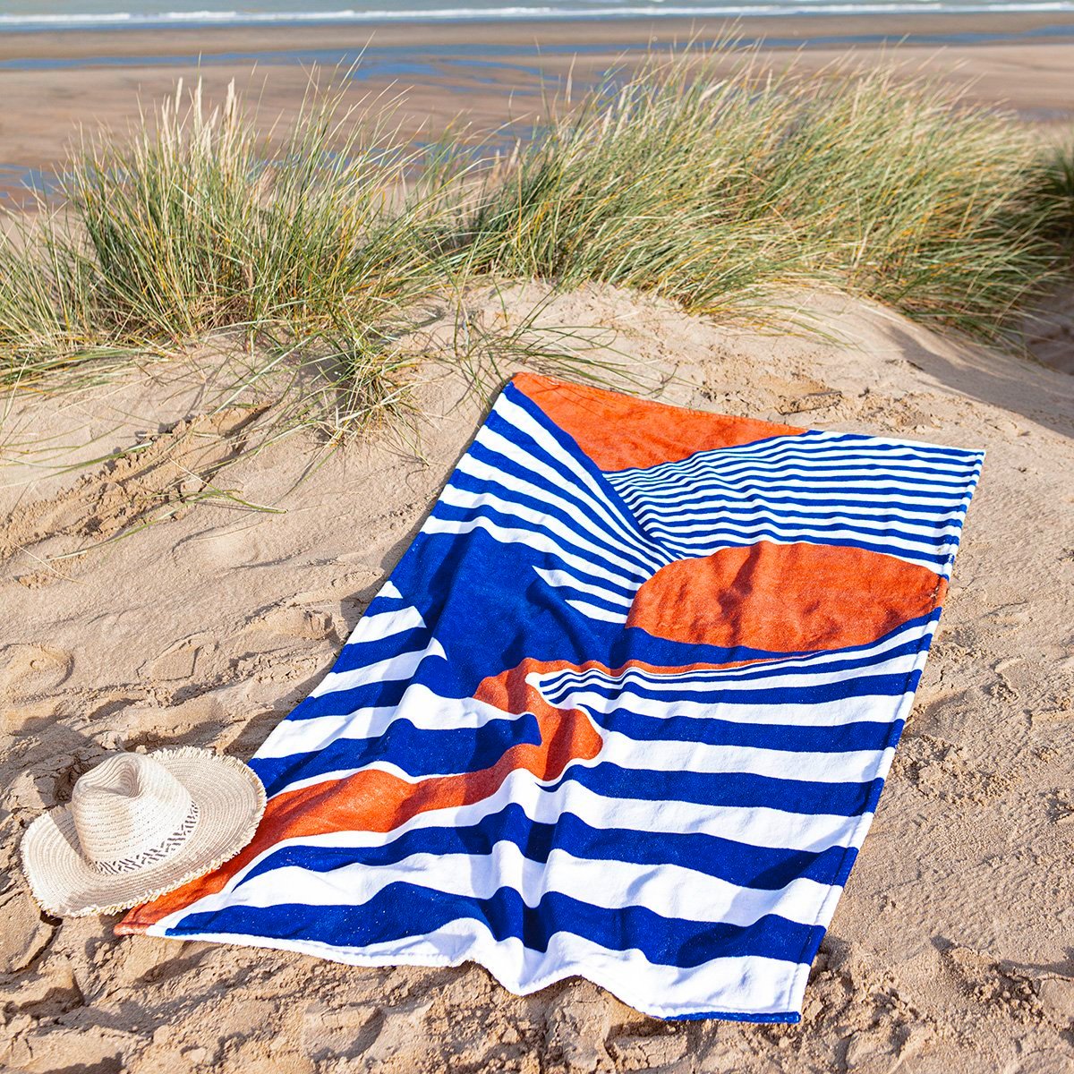 Drap De Plage LOINTAIN lointain, ANNE DE SOLENE