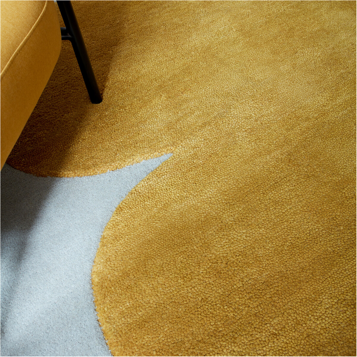 Abstract Sculpt Pattern Rug in 100% Wool ochre, ÉDITÉ