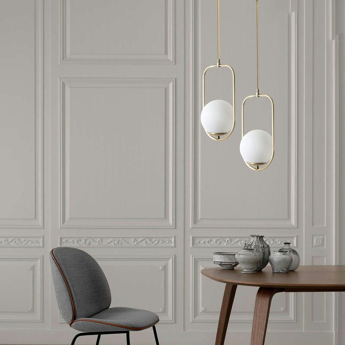 Suspension design dorée 2 globes blancs sur cadres SIERRE doré, PIER IMPORT