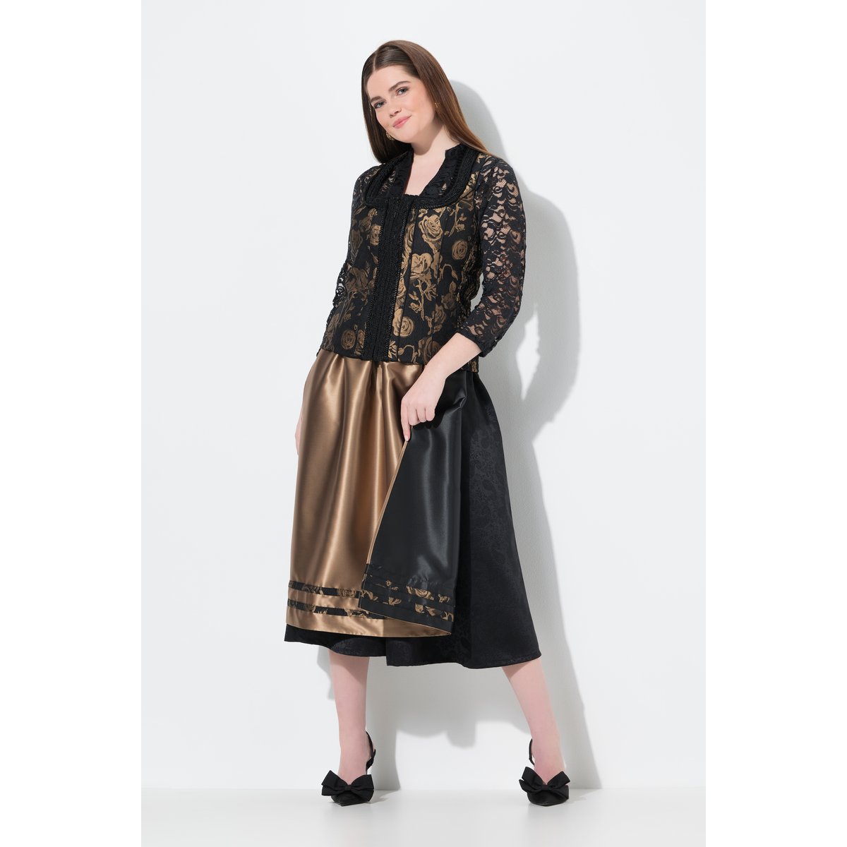 Tablier Dirndl réversible. Tissu smocké et noir, ULLA POPKEN