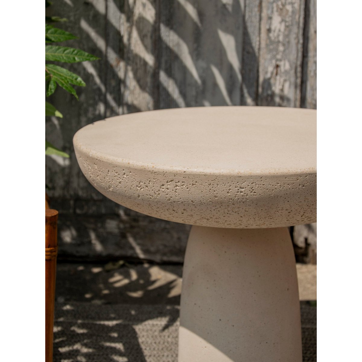 Table basse Olo Marie-Pierre N°90 - Bon état beige, DEBONGOUT