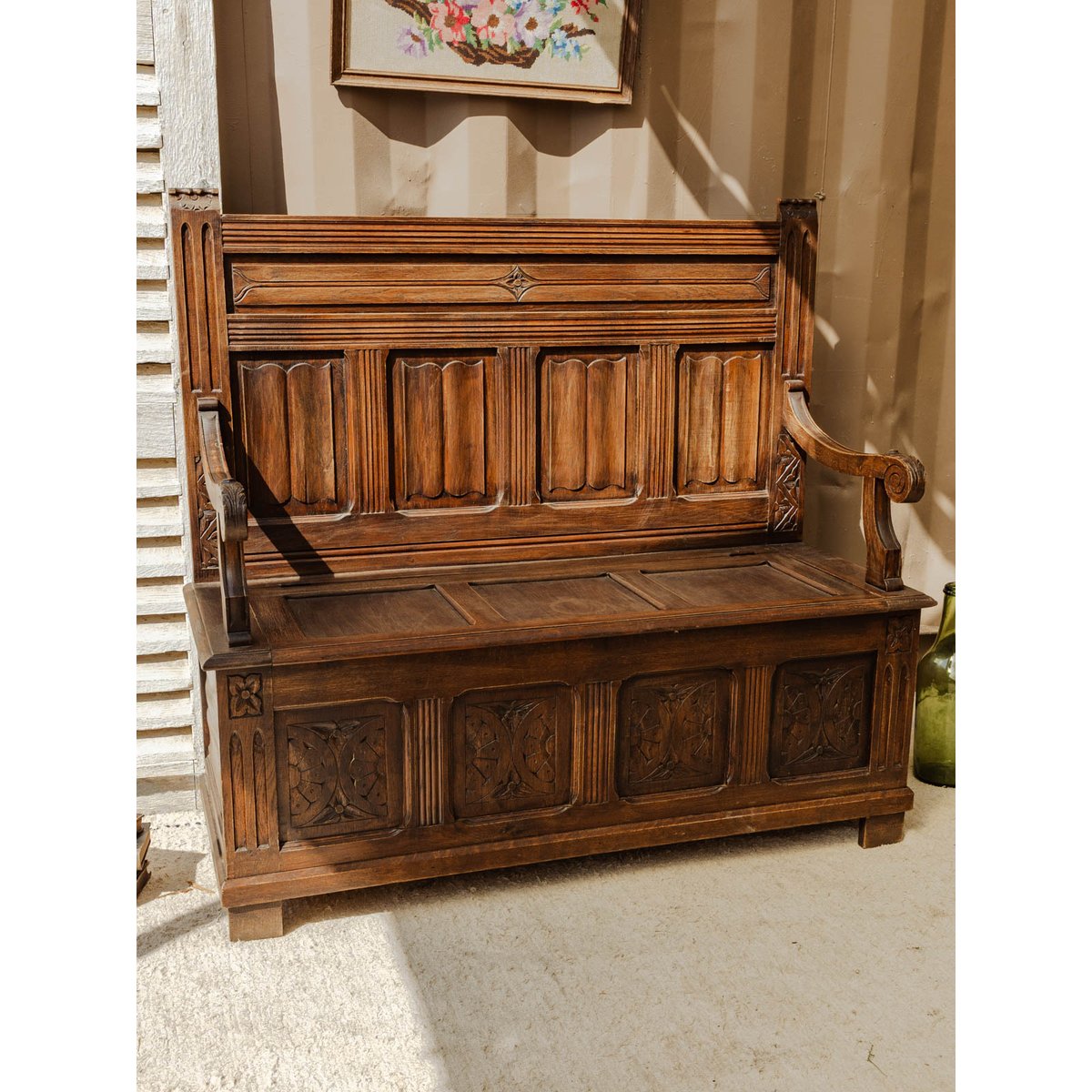 Banc coffre d'église en bois Antoine N°414 - Bon état bois foncé, DEBONGOUT