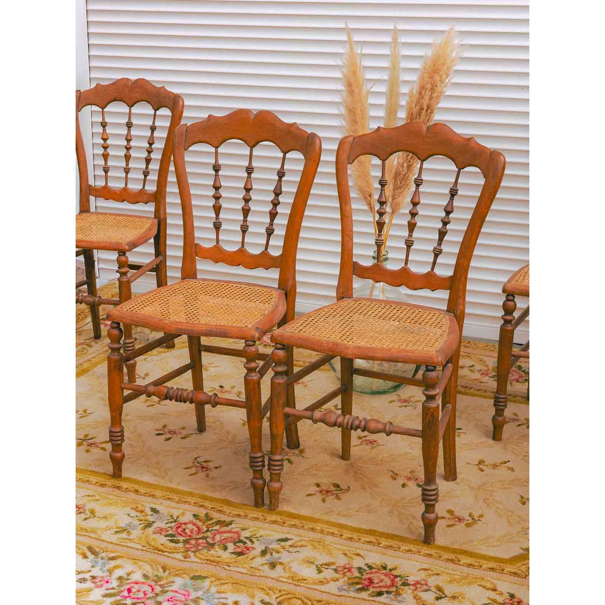 Lot de 4 chaises en bois et cannage Claude N°1559 - Bon état bois clair, DEBONGOUT