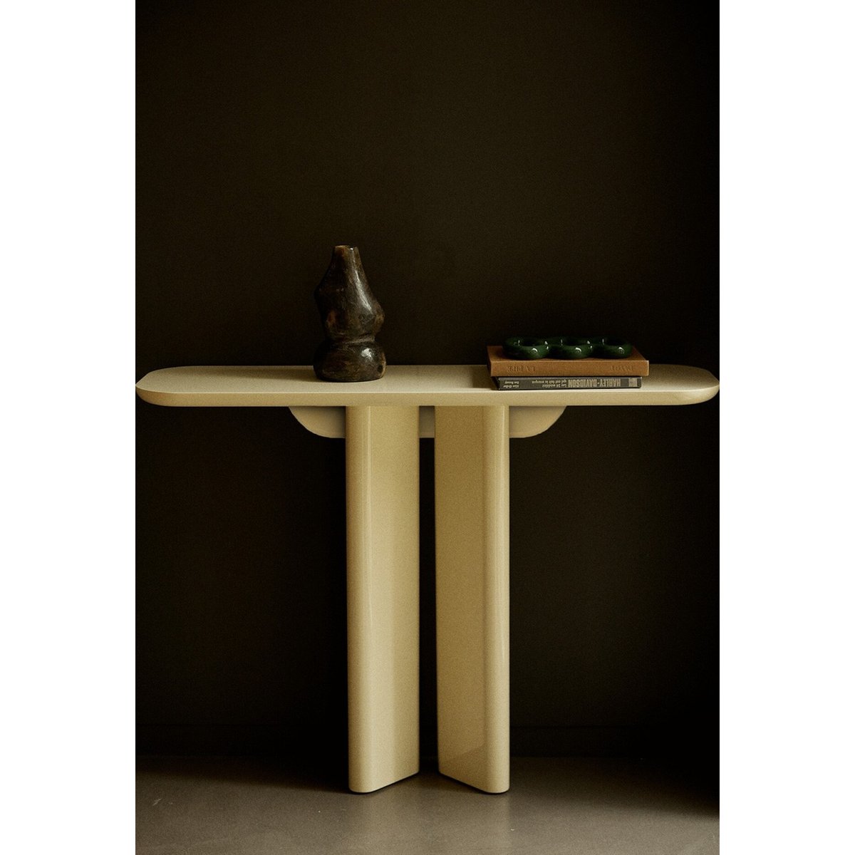 Console en bois laqué, Lou crème, GABRIELLE PARIS