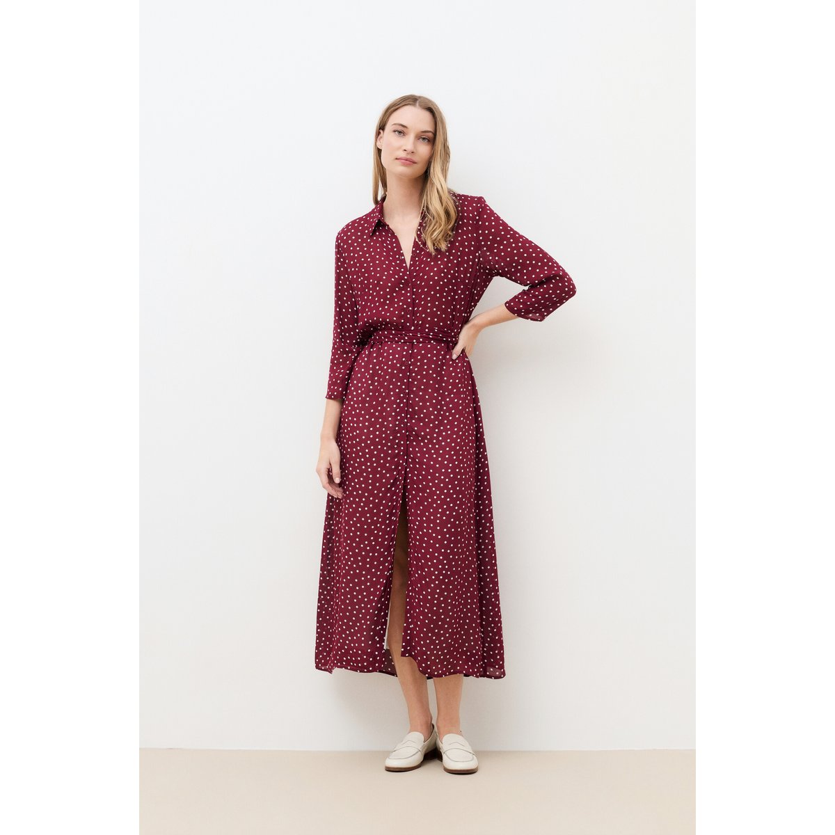 Robe fluide satinée col chemise RLENNIE bordeaux, CAROLL