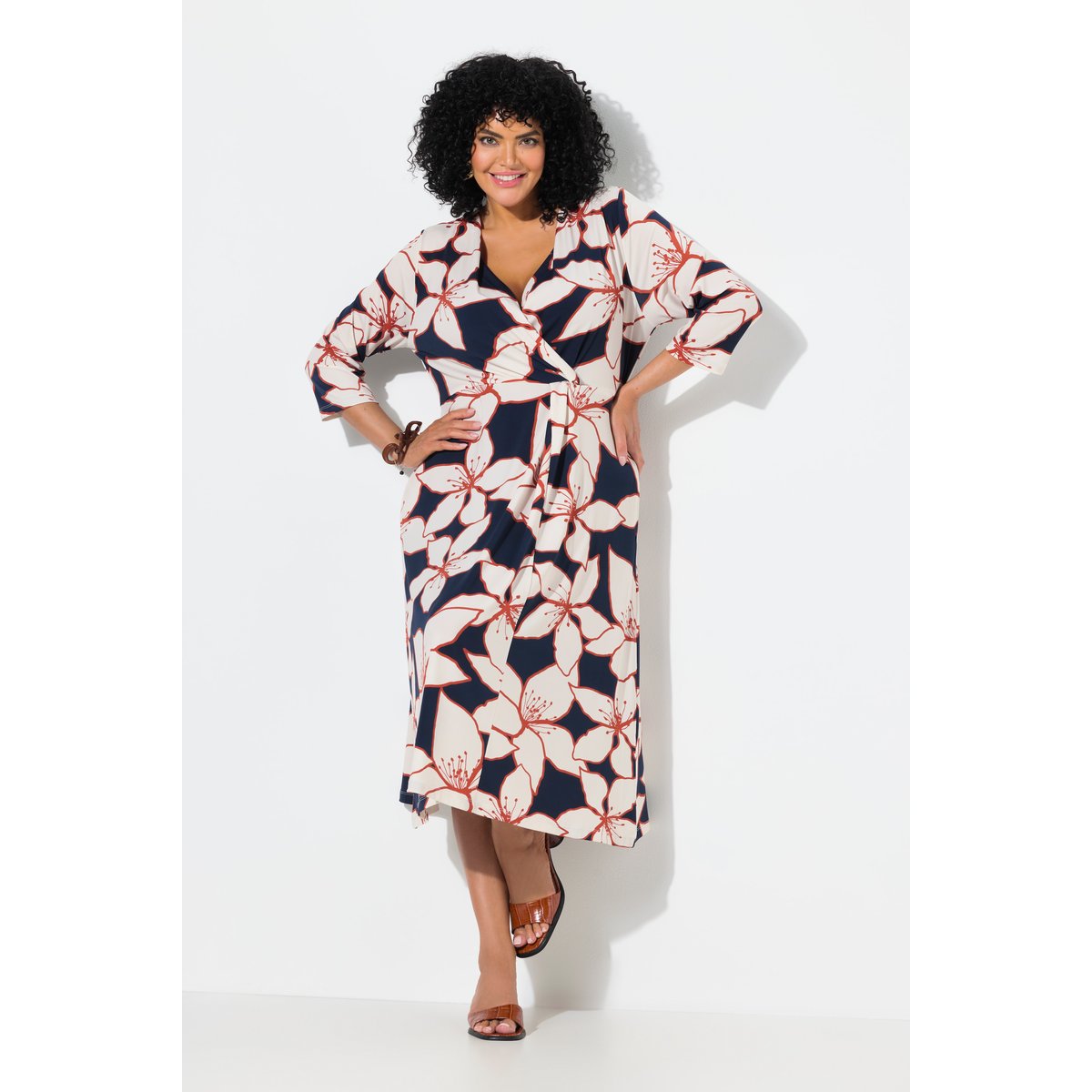 Robe midi à manches 3/4. Col en marine, ULLA POPKEN