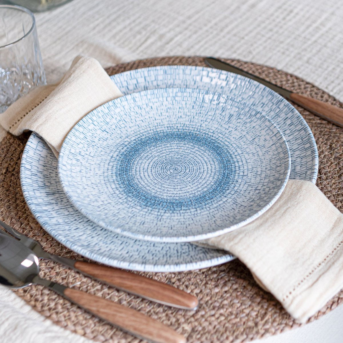 Lot de 6 assiettes plates en porcelaine 27cm, AQUA blanc-bleu, NOVASTYL