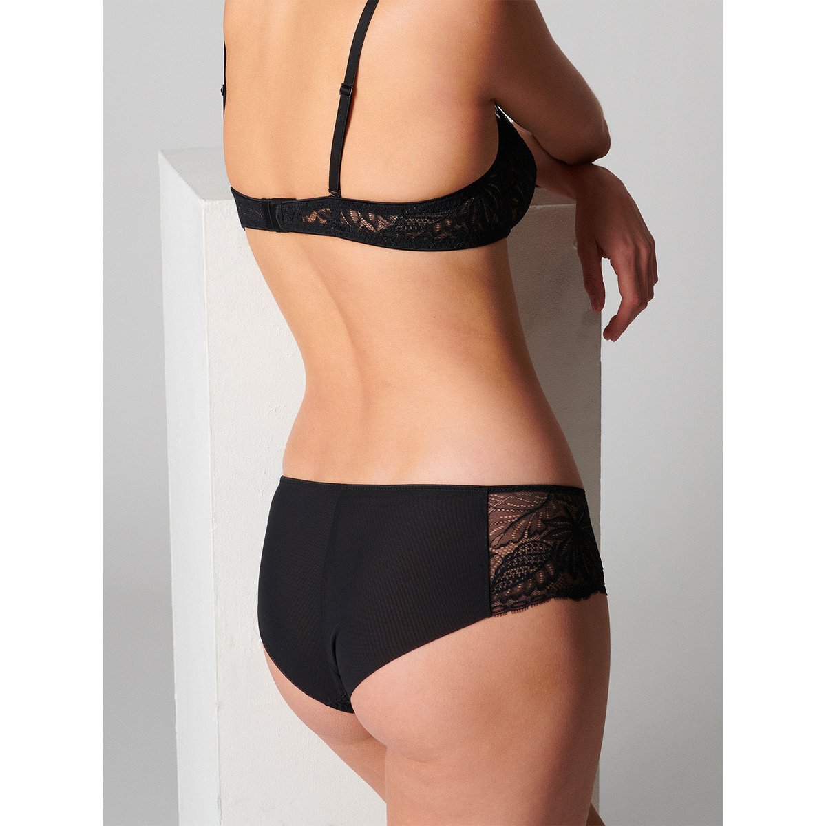 Shorty, EXOTICA noir, SIMONE PERELE