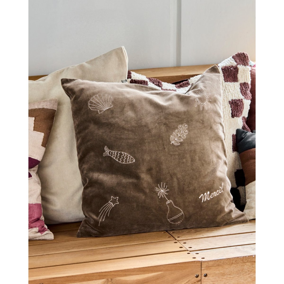 Housse de coussin brodée Play marron, HOUSE DOCTOR
