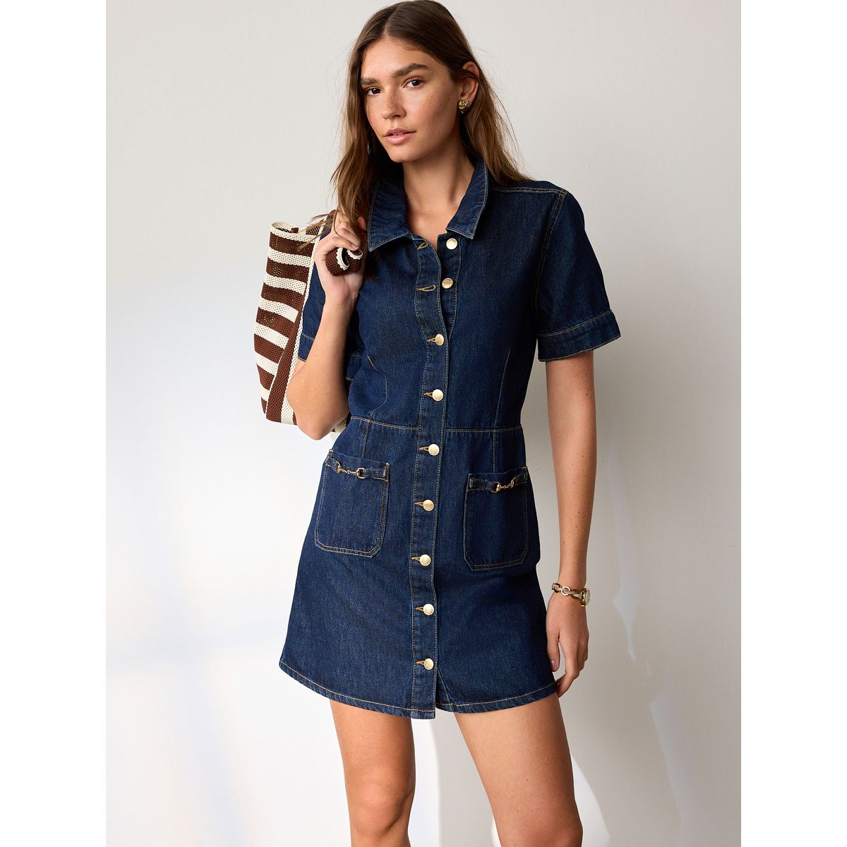 Robe courte en jean à manches courtes délavage bleu, NEXT