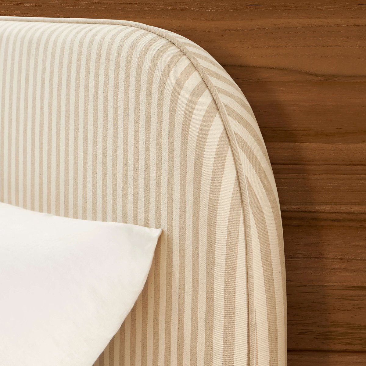 Lit coffre avec sommier relevable PILKA beige et écru, SORELH