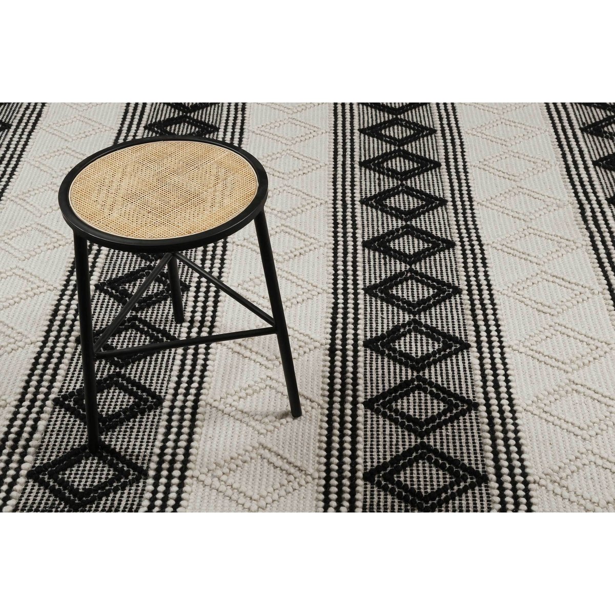 Tapis kilim tissé à franges , Cara blanc laine-noir, ESPRIT