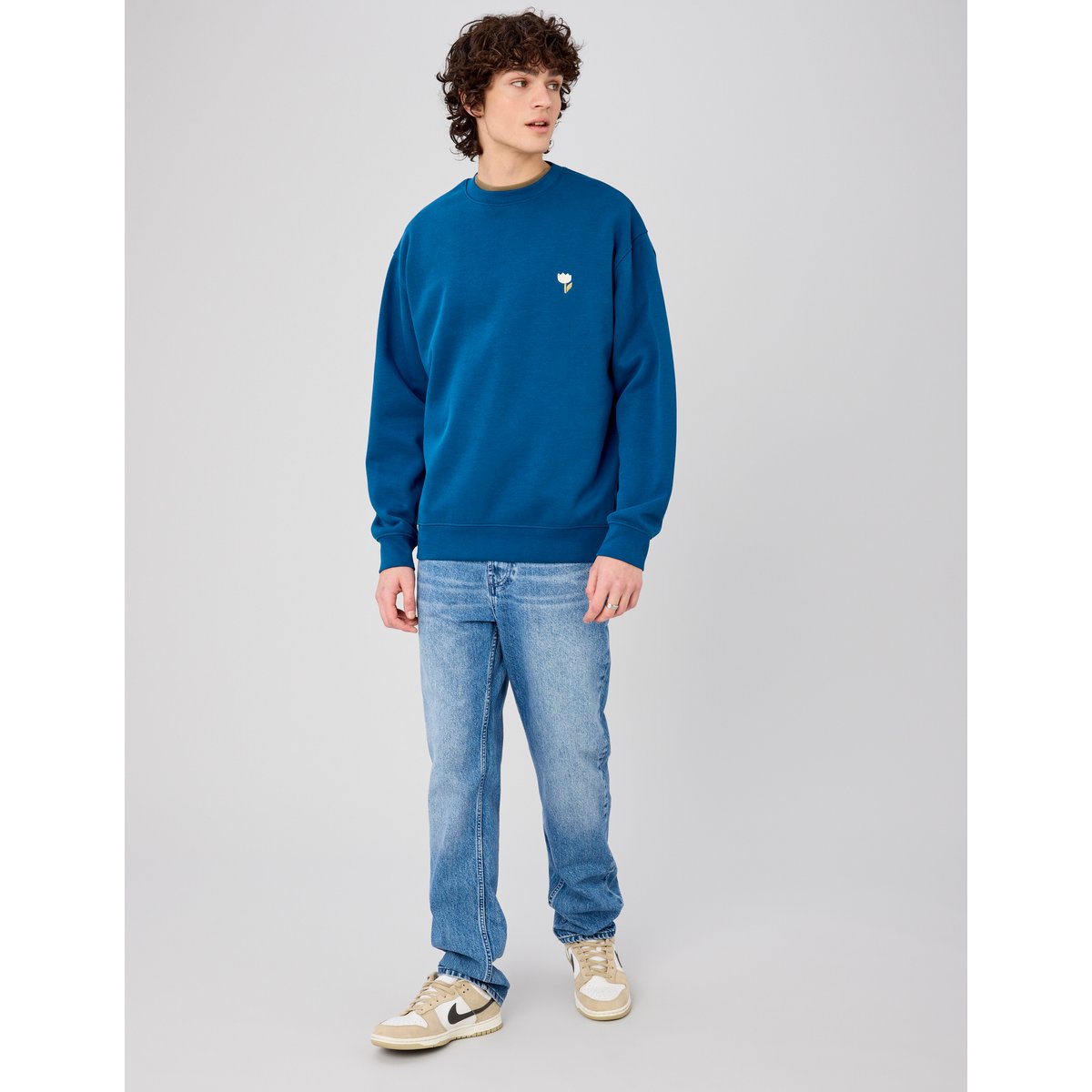 Sweat broderie poitrine bleu foncé, BZB