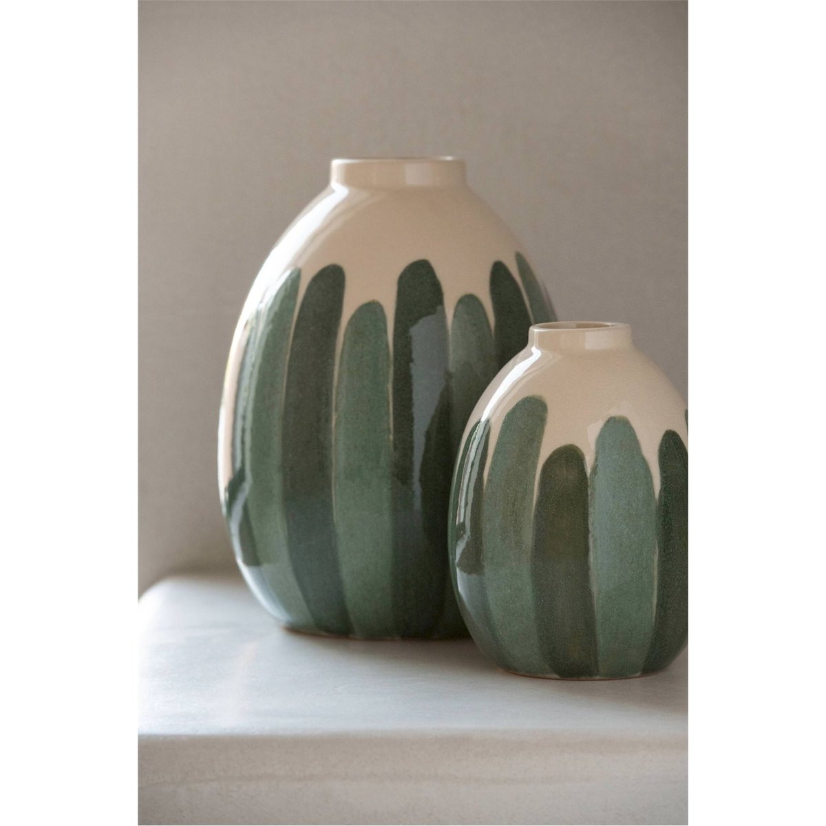 Vase en poterie fait main vert foncé et écru, RECOLLECTION