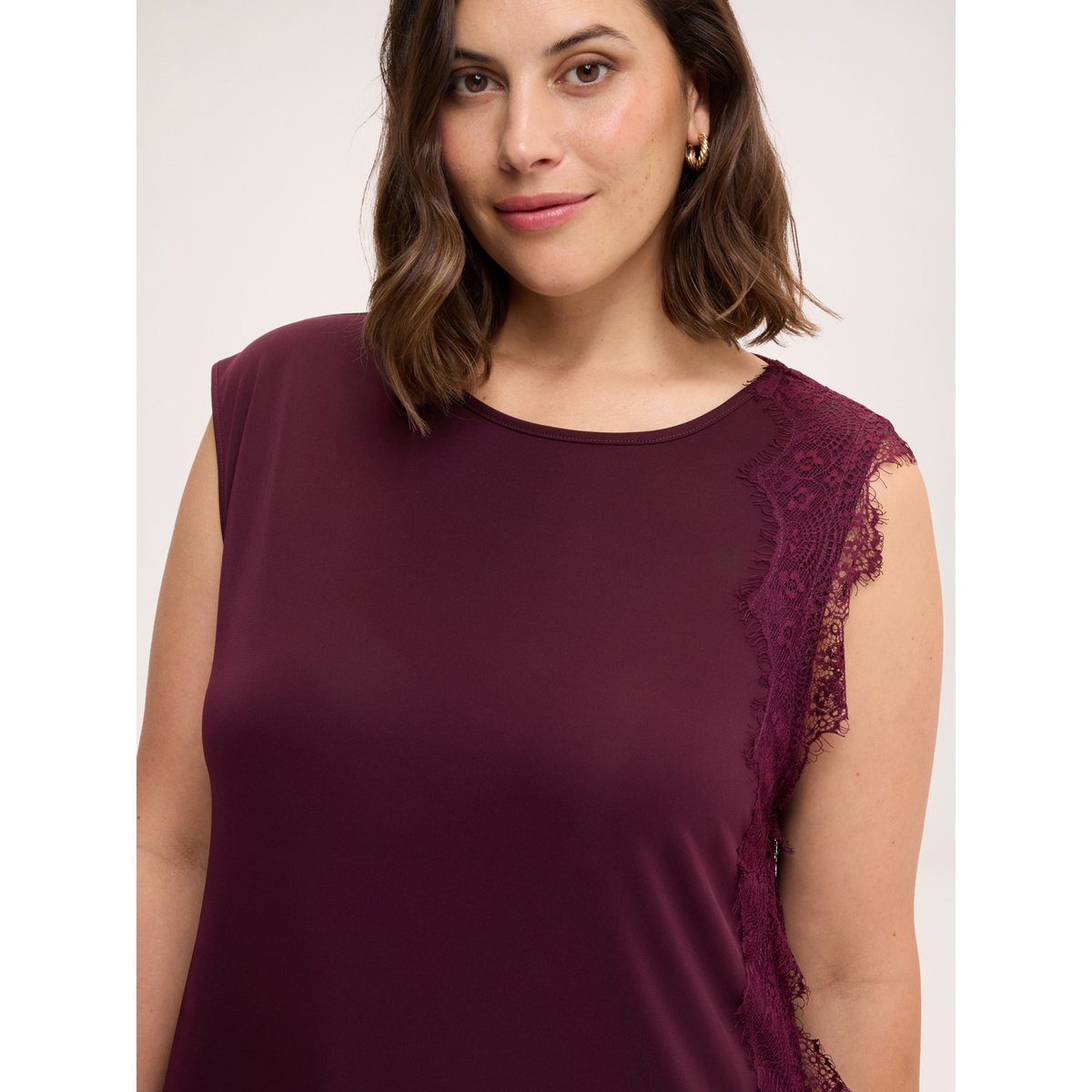 Haut asymétrique à bordure en dentelle burgundy, FIORELLA RUBINO