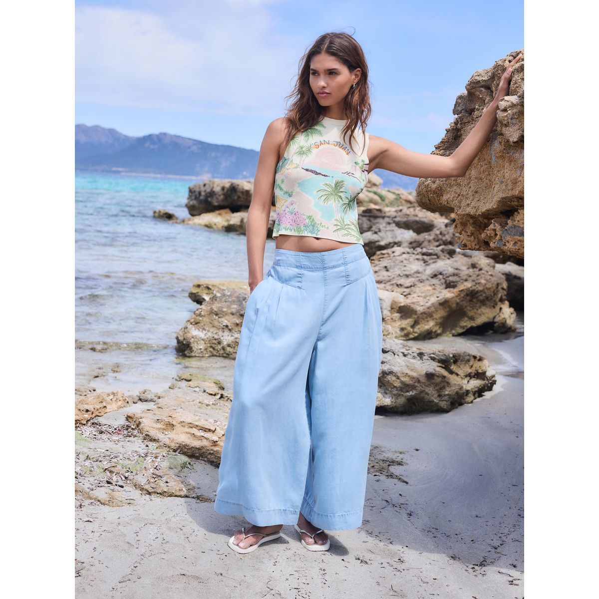 Jean court large en denim léger et tencel bleach blue, NEXT