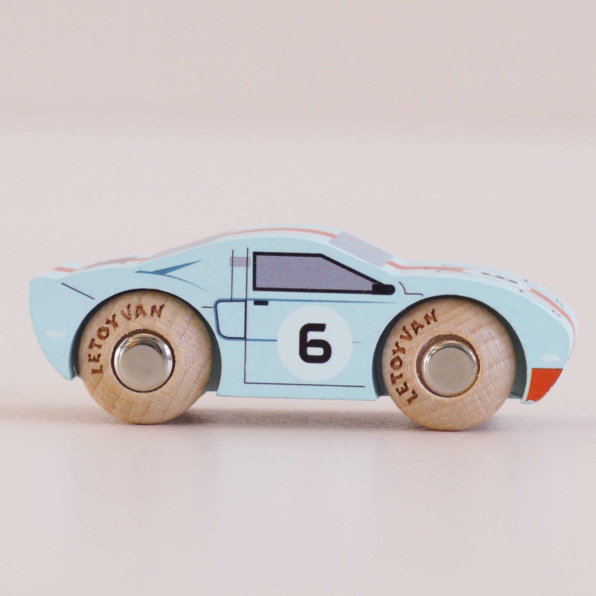 Voiture Fred No 26 bleu clair, LE TOY VAN