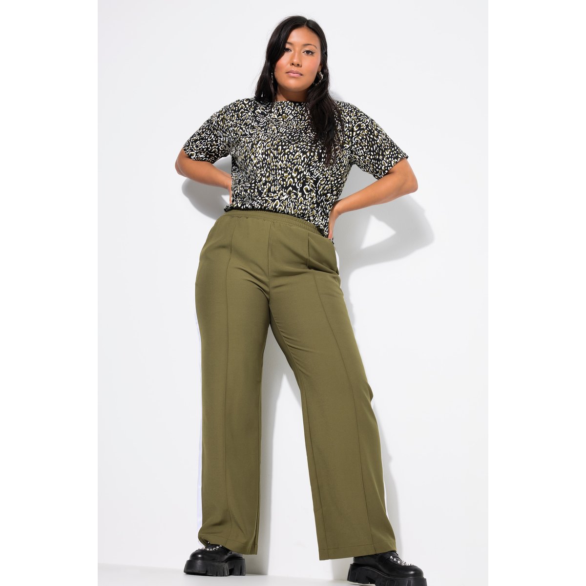 Pantalon à coupe Wide Legs. Taille élastique olive foncé, STUDIO UNTOLD