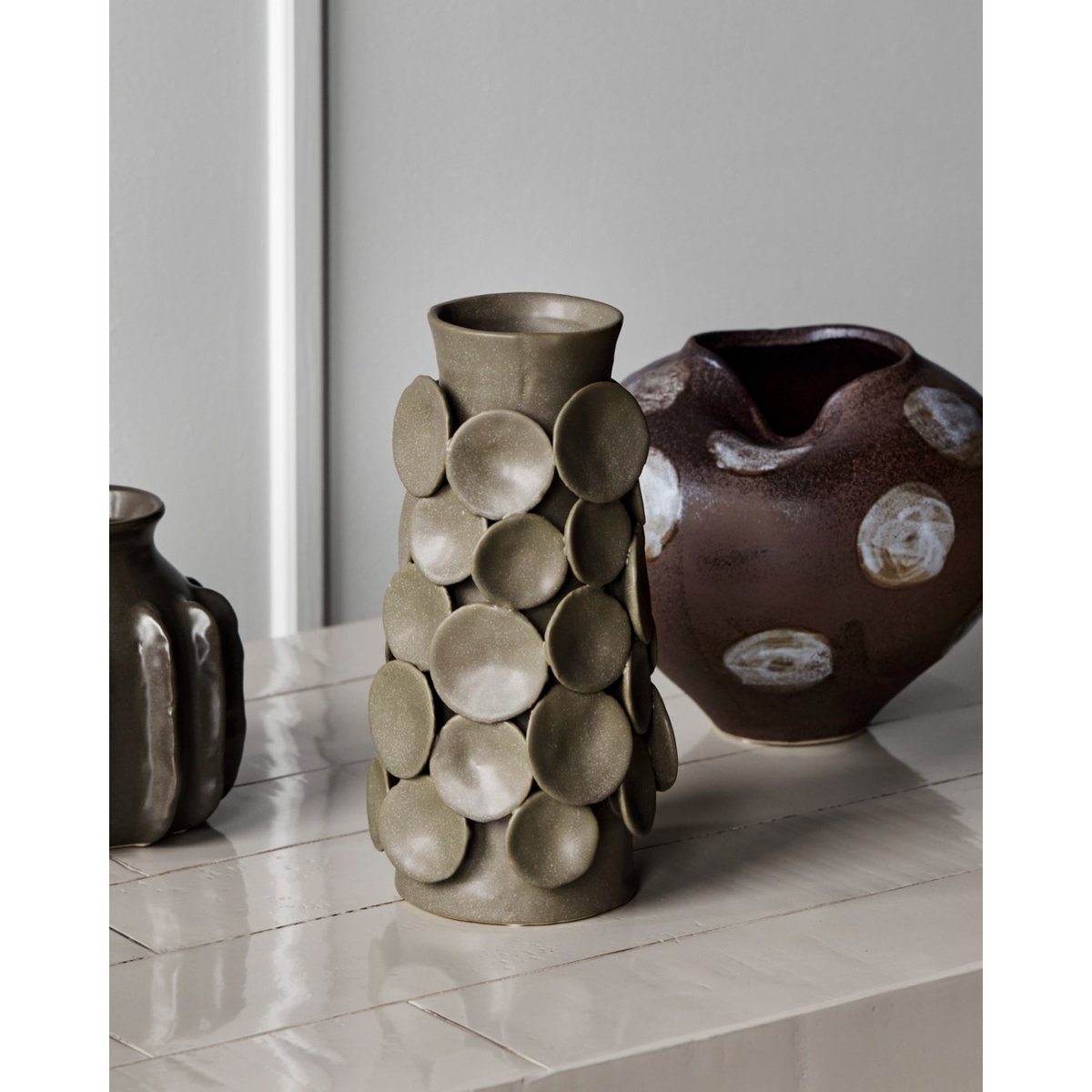 Vase en grès Dot 26 cm kaki, HOUSE DOCTOR