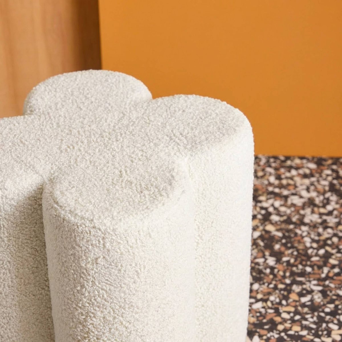 Pouf tabouret trèfle bouclette CLOVER blanc, SWEEEK