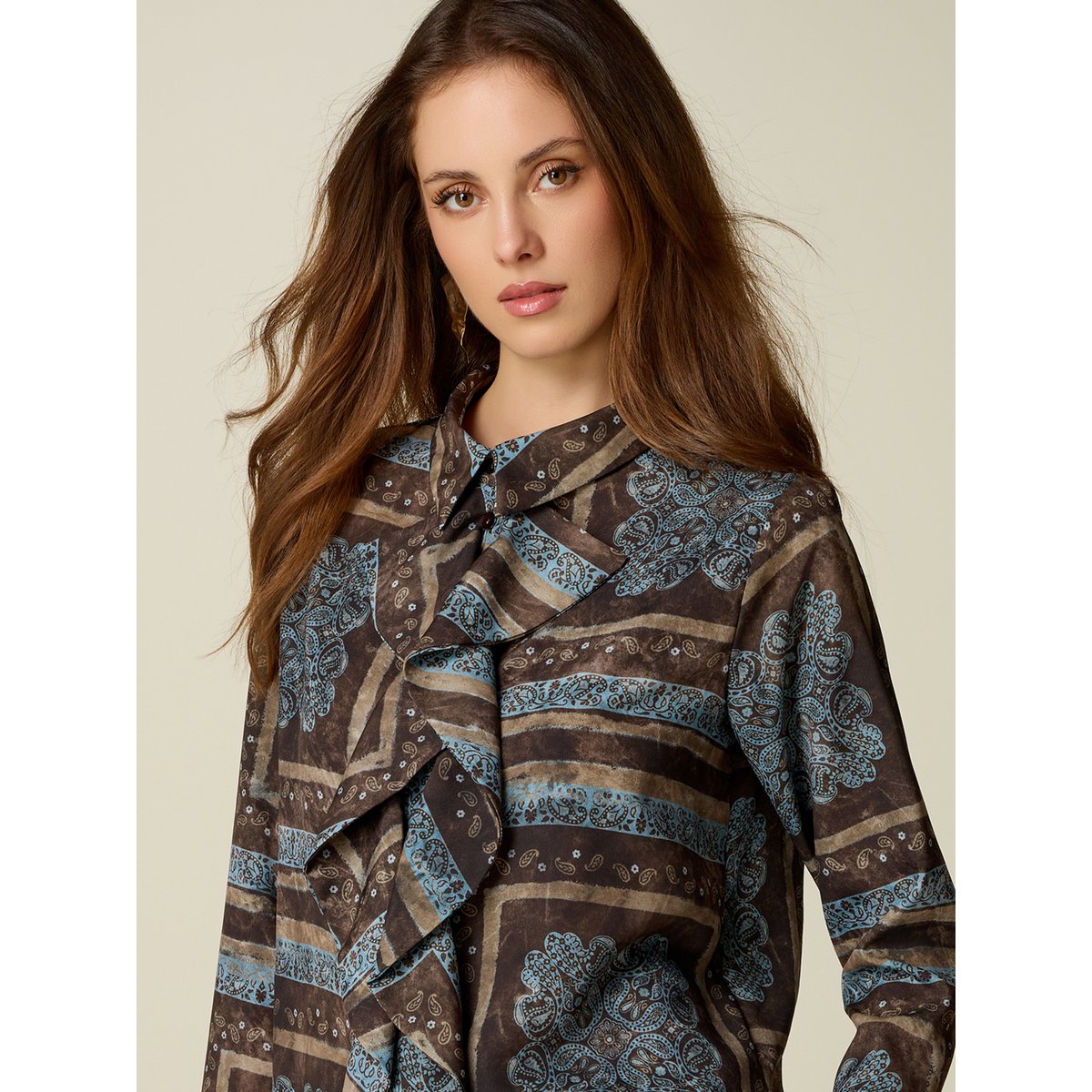 Chemise imprimée avec volants marron, OLTRE