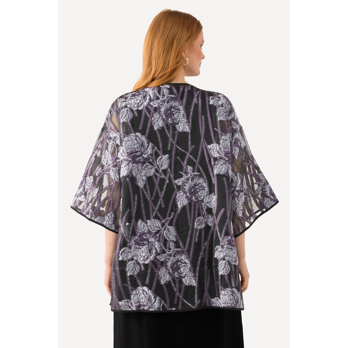 Veste chemisier motif fleurs. Encolure en lilas foncé, ULLA POPKEN
