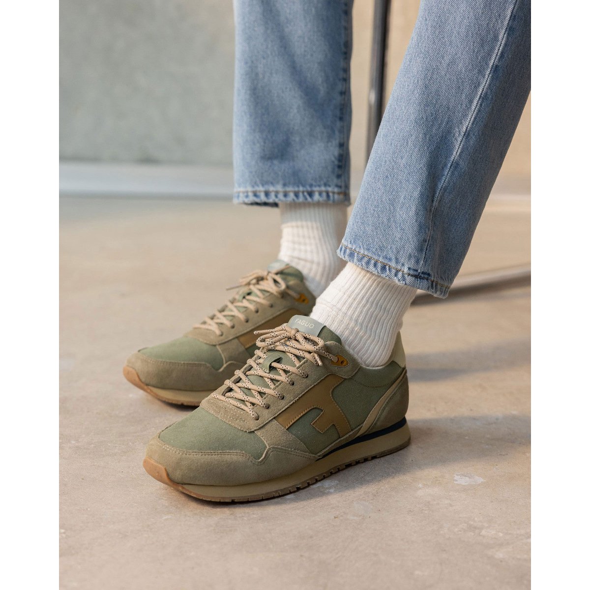 Running tissu suede ELM kaki foncé, FAGUO