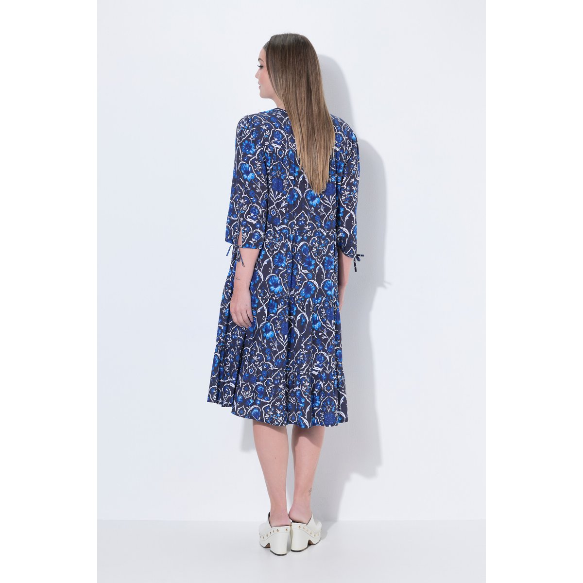 Robe midi à fleurs, poches marine, ULLA POPKEN