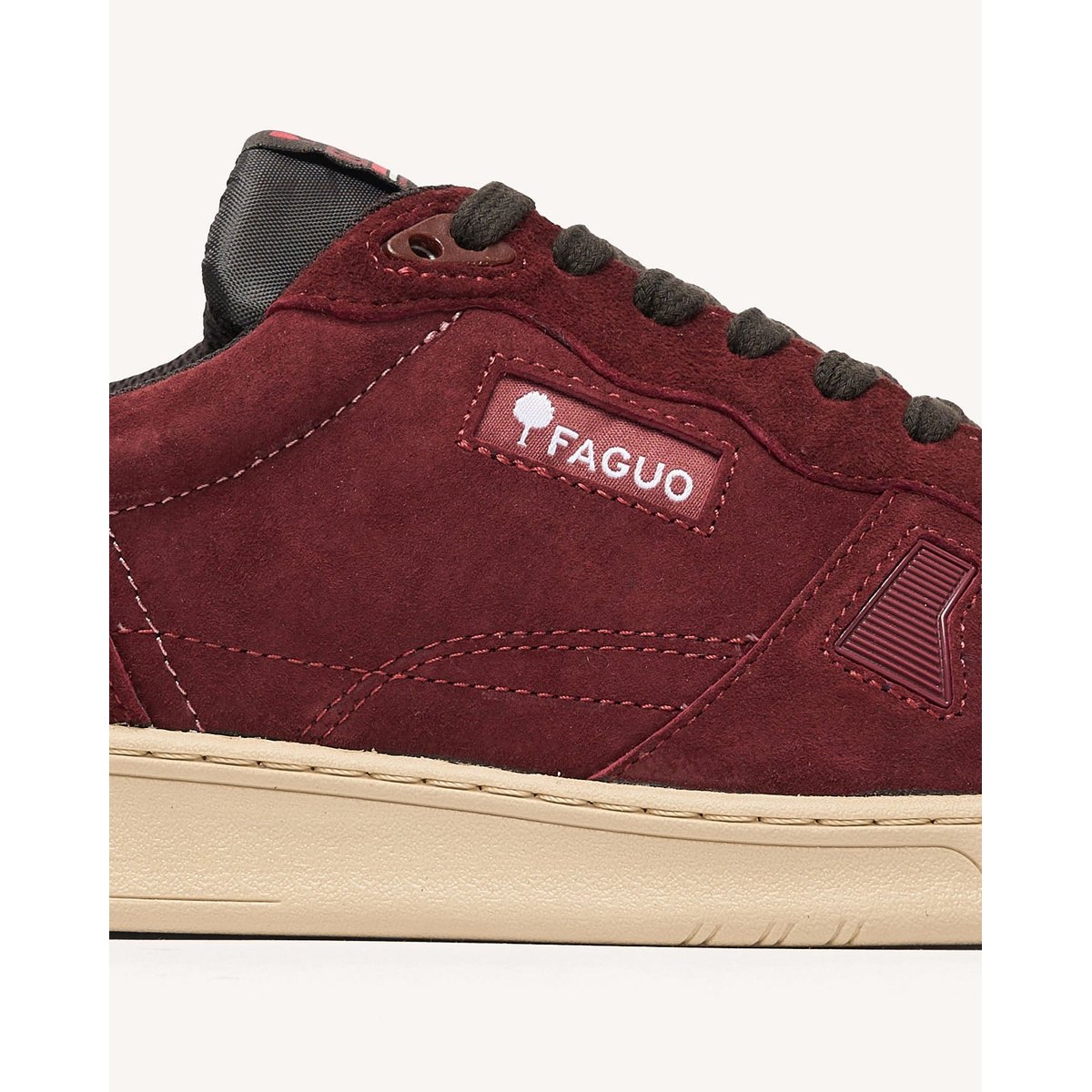 Baskets basses en cuir nubuck bordeaux, FAGUO
