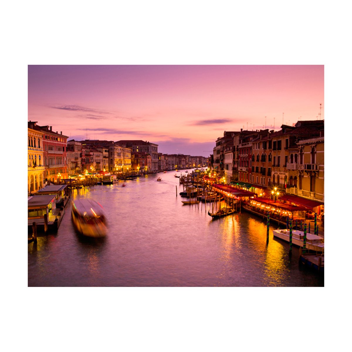 Papier peint intissé panoramique Ville et Architecture Venise, la ville des amoureux par excellence rose, EDEN