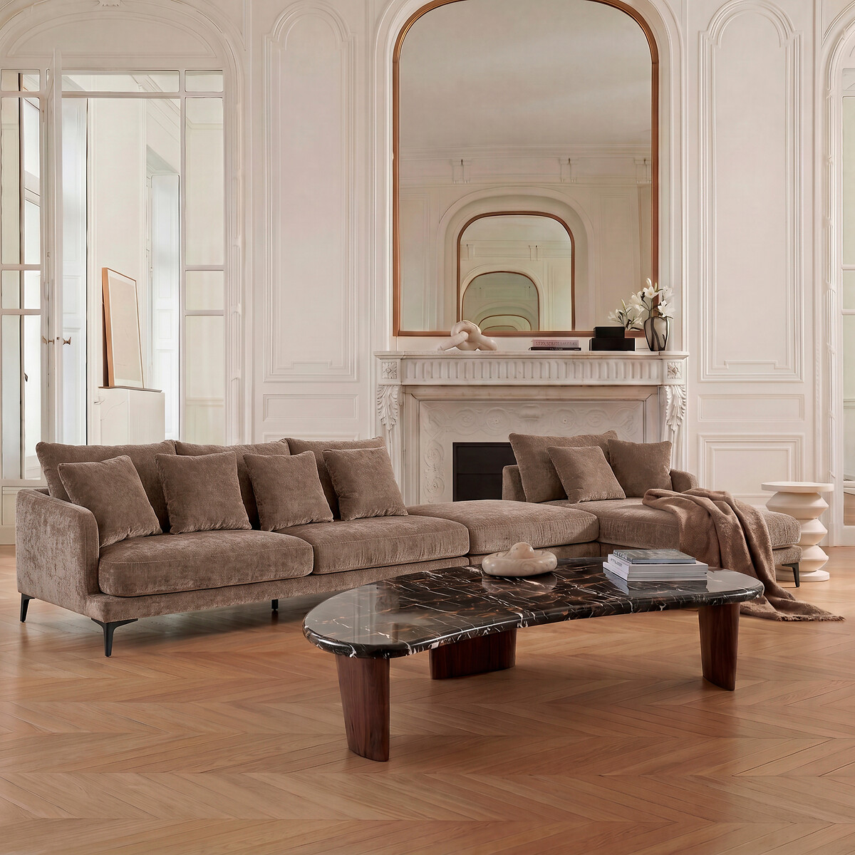 Moderniste Velvet Blend Chaise Longue, Designed by Emmanuel Gallina café latte, AM.PM X EMMANUEL GALLINA