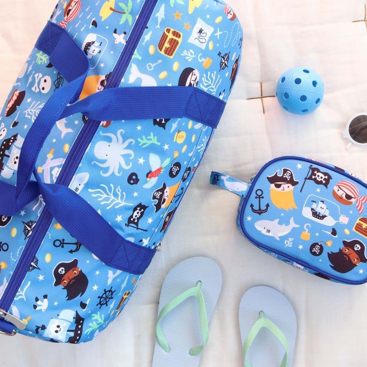 Sac de voyage bleu, noir, jaune, A LITTLE LOVELY COMPANY