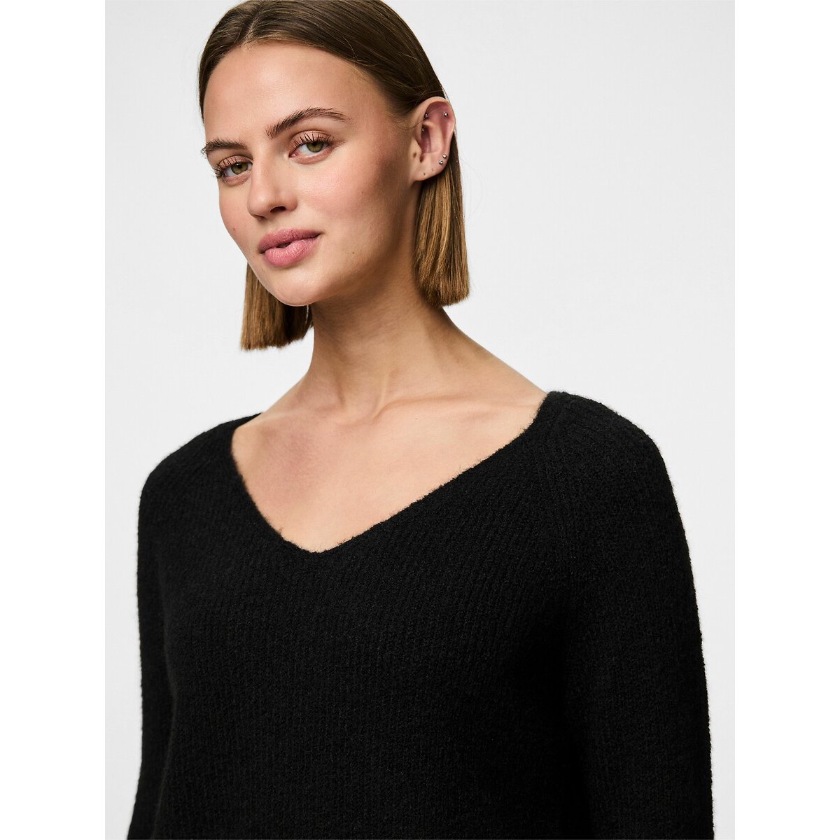 Camisola com decote em V, em malha fina preto , PIECES