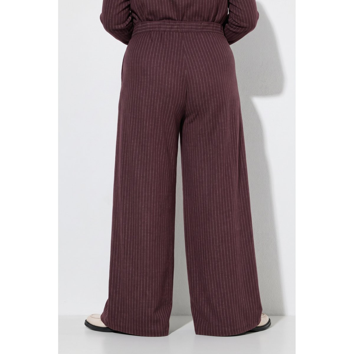 Pantalon en molleton à fines rayures bordeaux, ULLA POPKEN