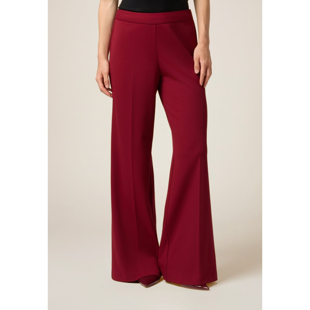 Pantalon palazzo rouge, OLTRE