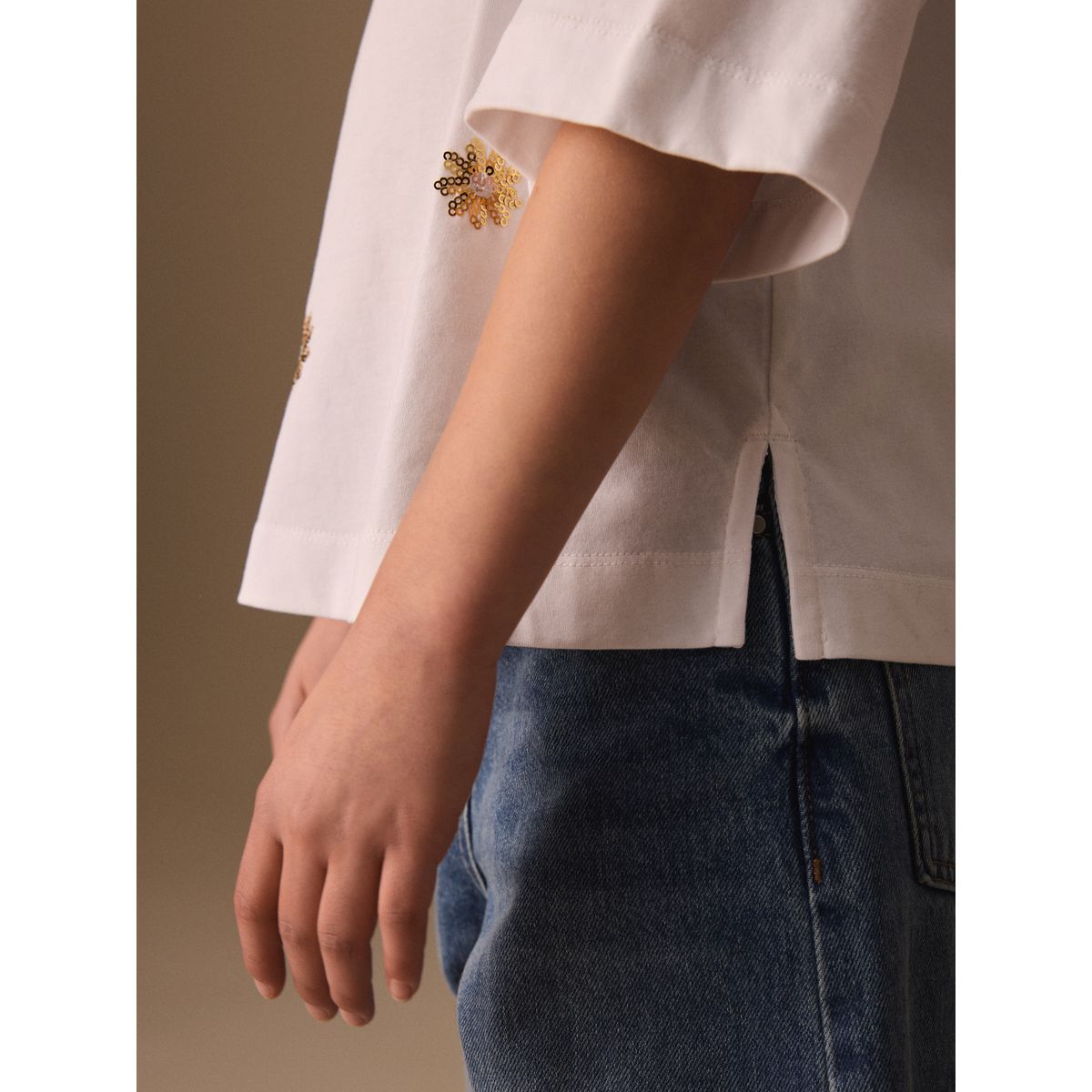 T-shirt droit oversize à sequins fleur blanche, NEXT